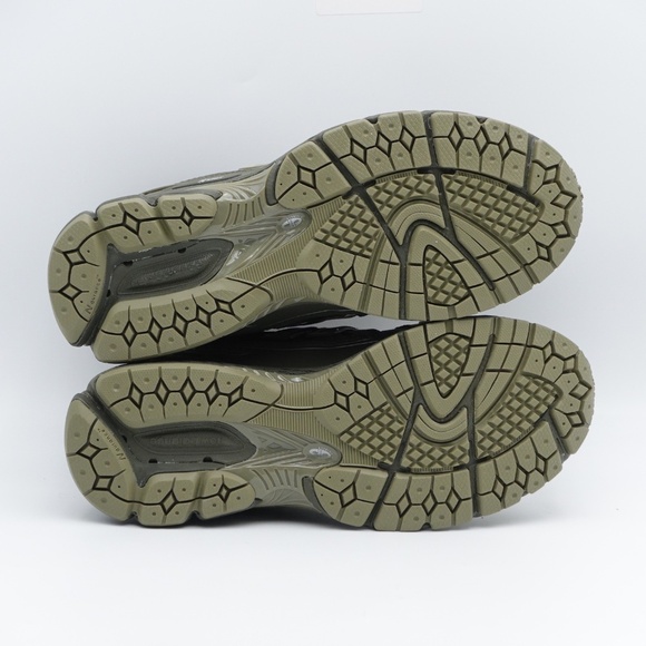 NEW New Balance 1906R Sneakers M1906RHB Dark Moss - Picture 6 of 7